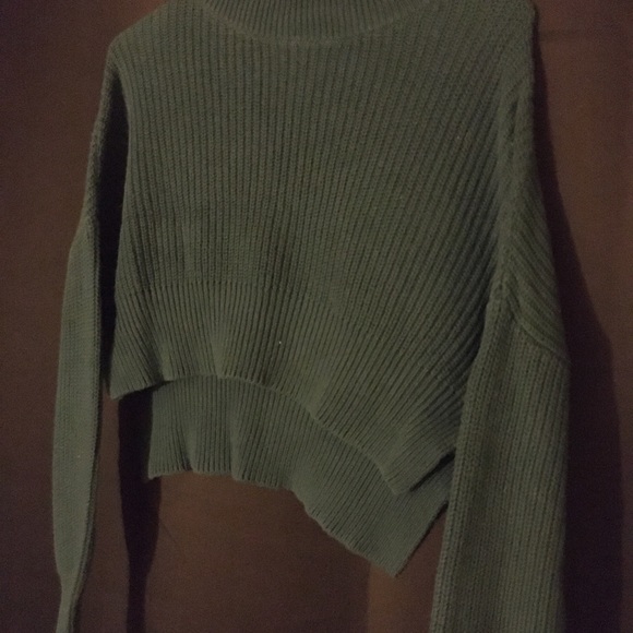 Urban Outfitters Mock neck Ribbed Crop Sweater - Picture 2 of 5
